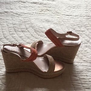 Vince Camuto orange tan gold wedge size 8